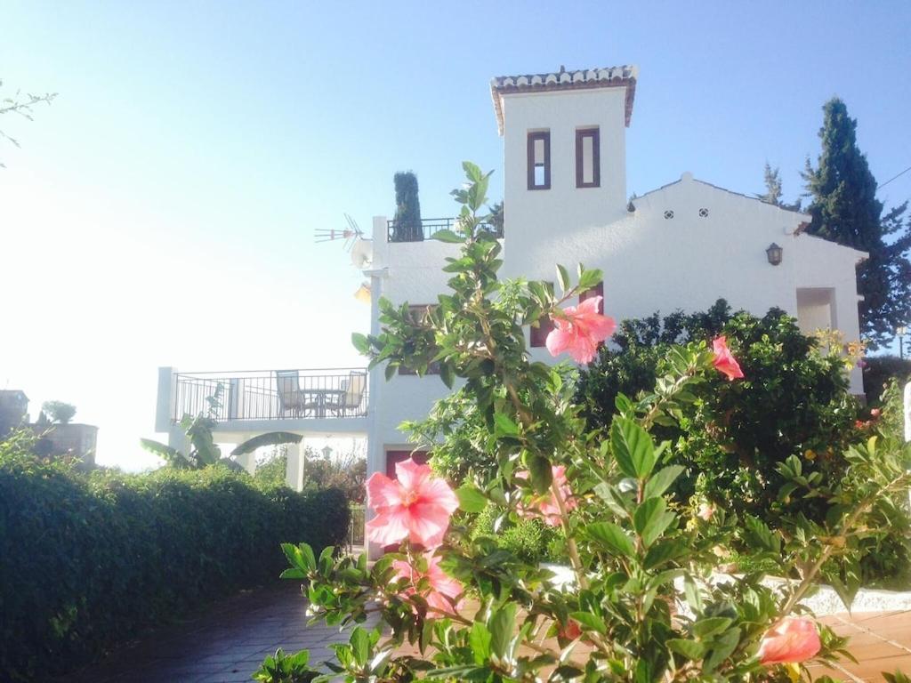 살로브레나 La Torrecica, Con Caracter Andaluz Y Magnificas Vistas Al Mar Y Sierra Nevada 빌라 외부 사진