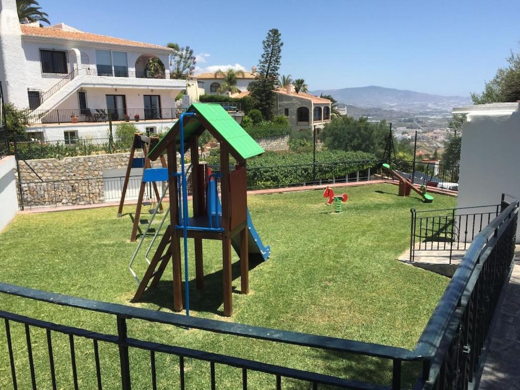 살로브레나 La Torrecica, Con Caracter Andaluz Y Magnificas Vistas Al Mar Y Sierra Nevada 빌라 외부 사진