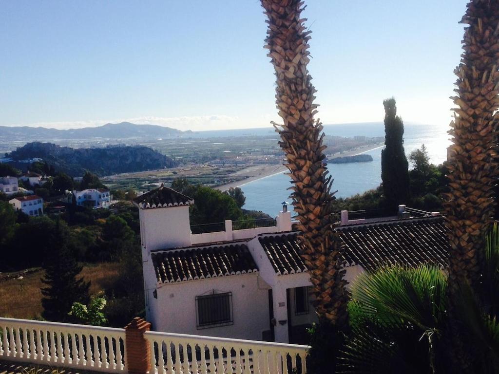살로브레나 La Torrecica, Con Caracter Andaluz Y Magnificas Vistas Al Mar Y Sierra Nevada 빌라 외부 사진