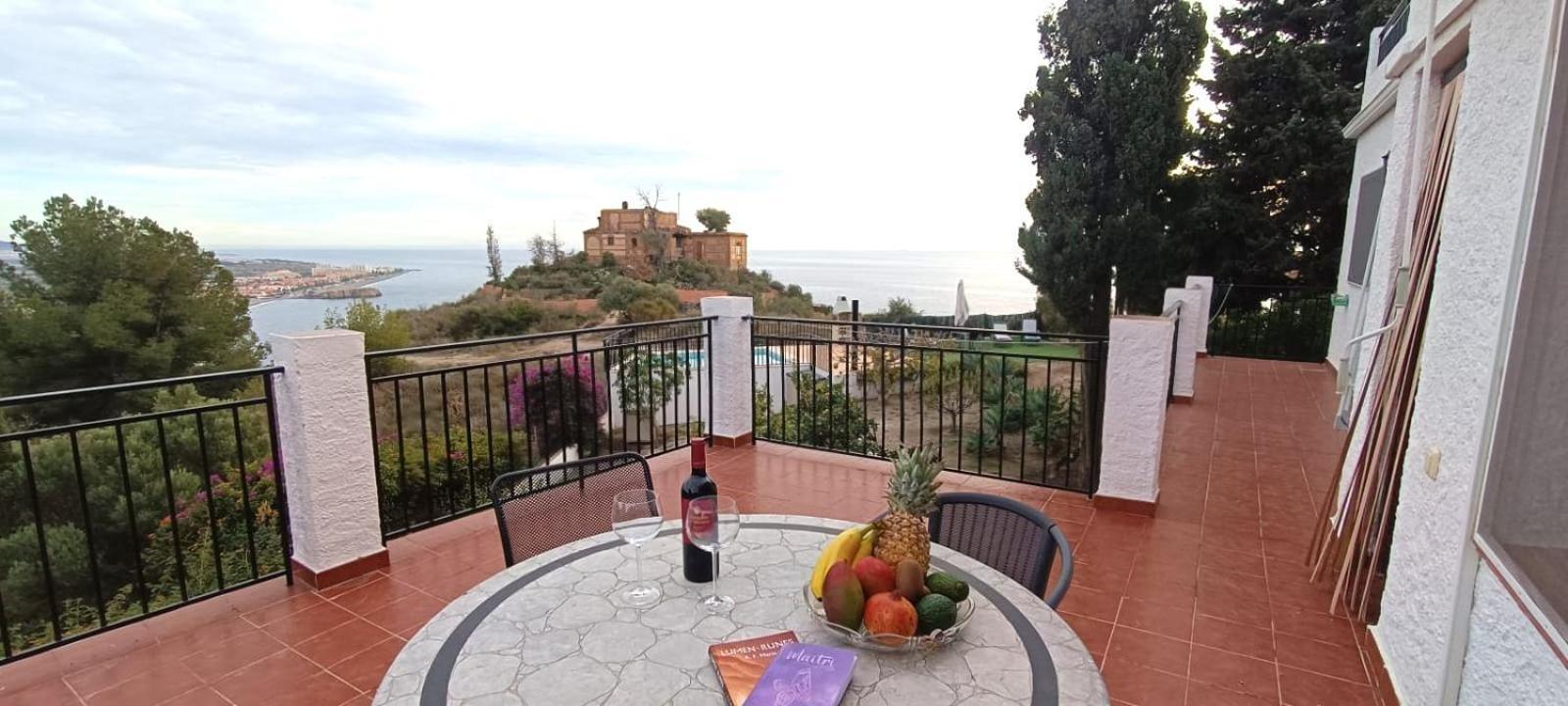 살로브레나 La Torrecica, Con Caracter Andaluz Y Magnificas Vistas Al Mar Y Sierra Nevada 빌라 외부 사진